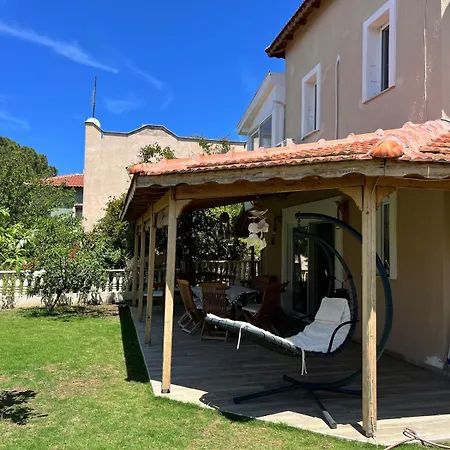 Villa Beachside Garden With Spacious Private Garden In *