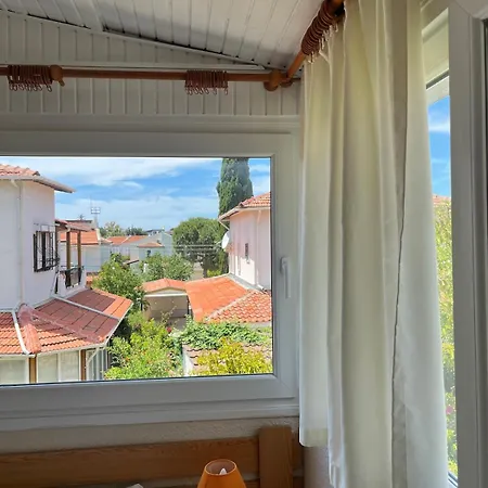 Beachside Garden With Spacious Private Garden In Villa