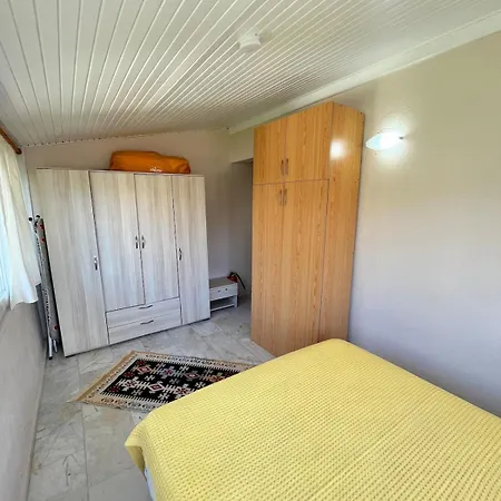 Beachside Garden With Spacious Private Garden In Villa *