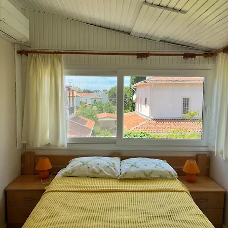 Beachside Garden With Spacious Private Garden In Villa *