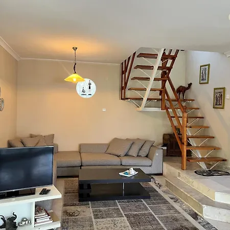 Villa Beachside Garden With Spacious Private Garden In Çeşme